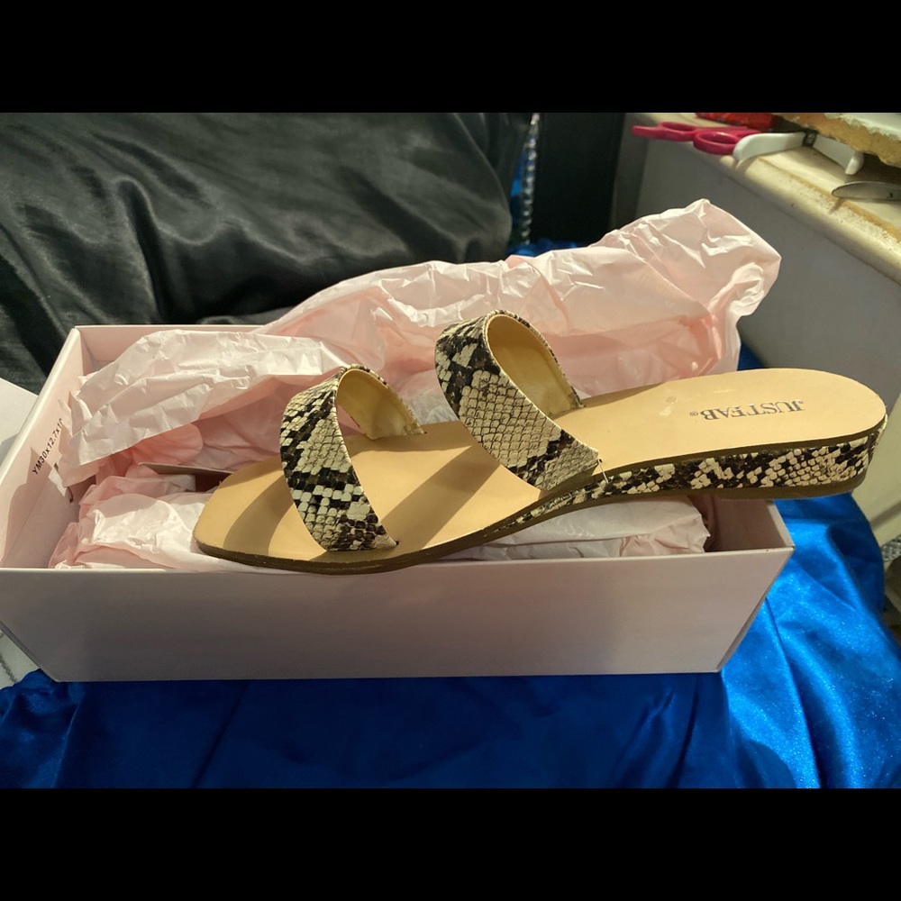 JustFab Snake Print sandals - Picture 2 of 5